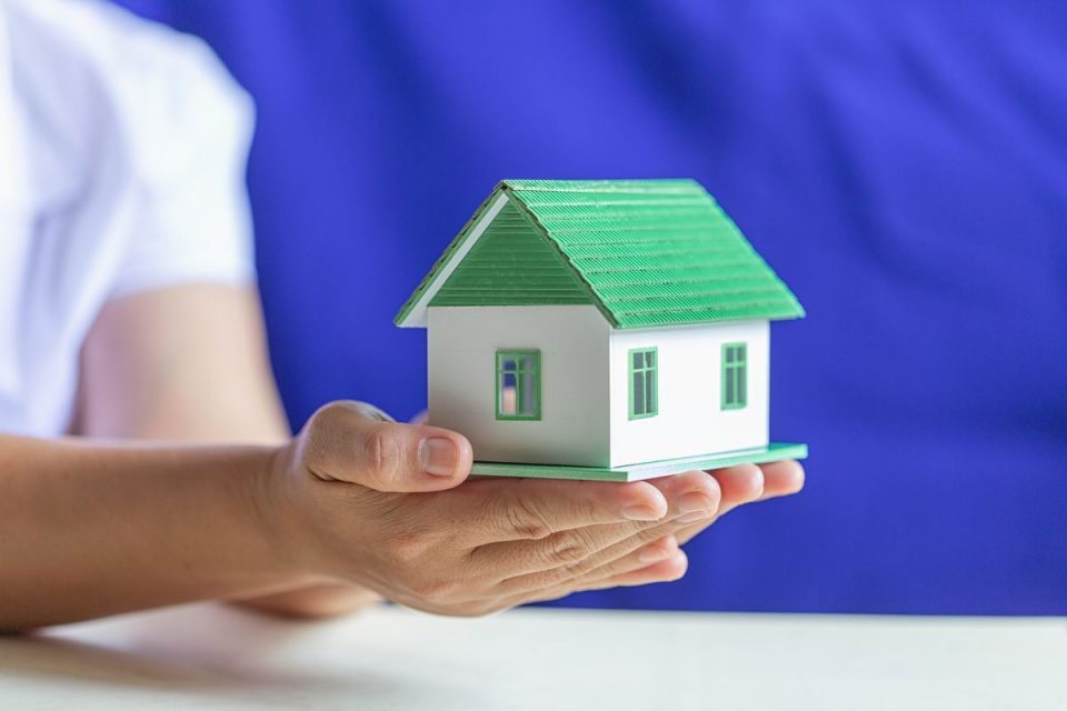 Choisir son assurance pour la maison en tenant compte des avis consommateurs